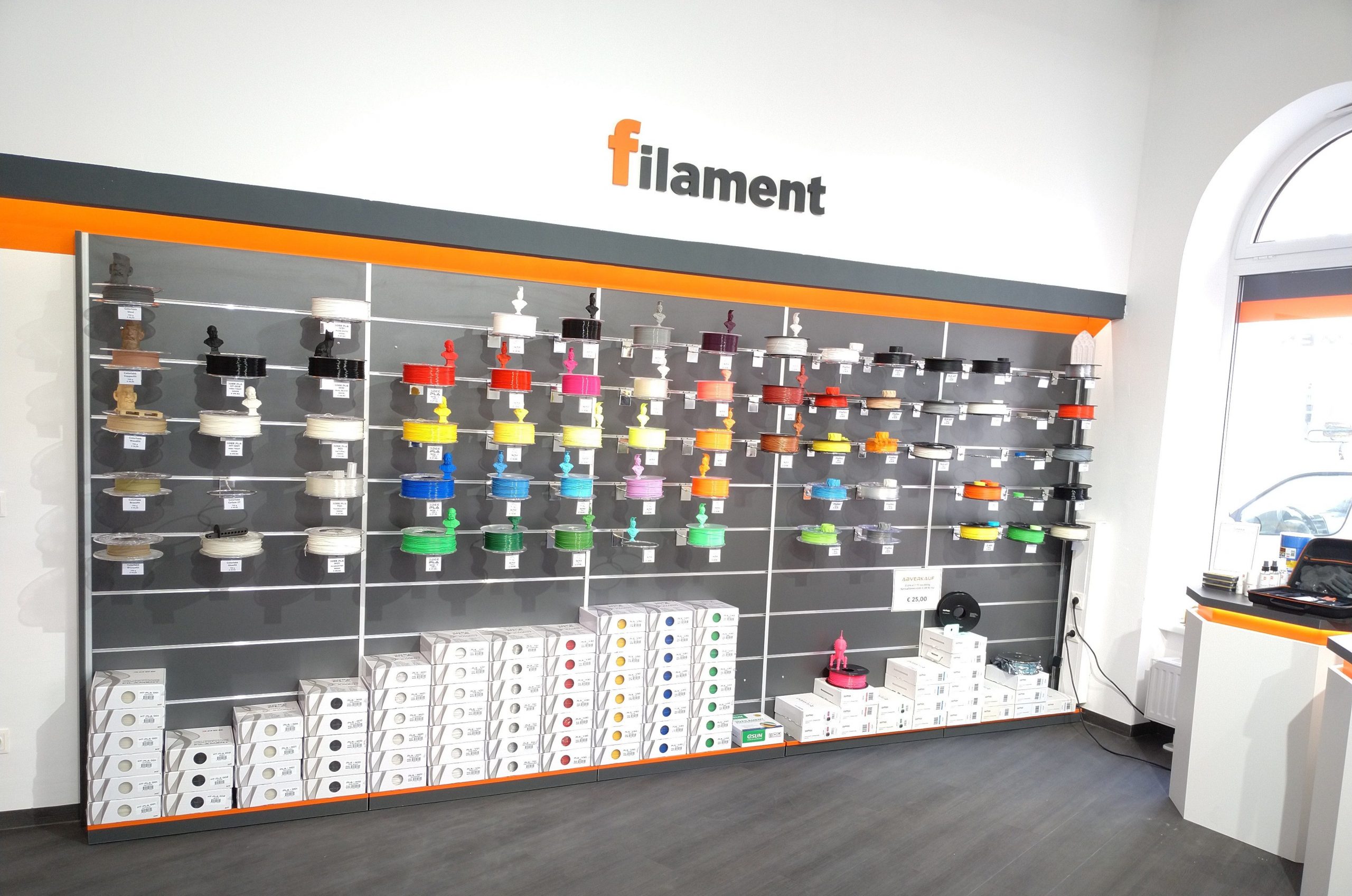 3DeeStore_wien_3D_filliale_Shop_Experte_Österreich.jpg Filament-Auslage